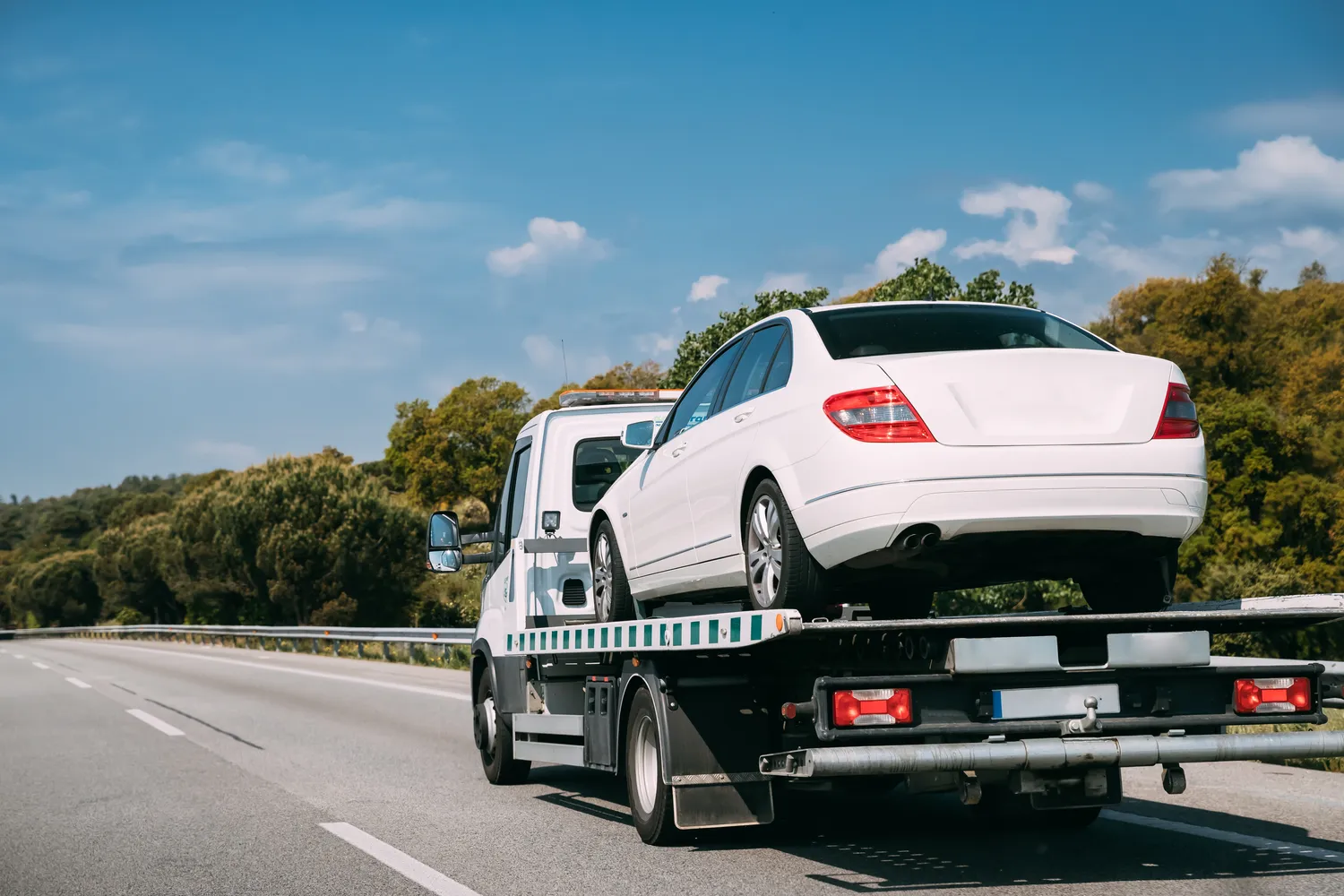 Co grozi za holowanie na autostradzie?