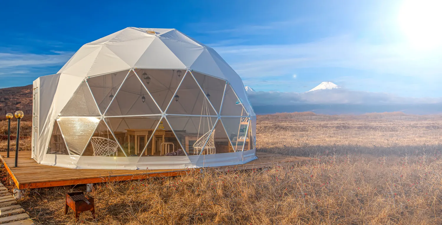 Projektowanie przestrzeni użytkowej w obiektach takich jak namioty sferyczne